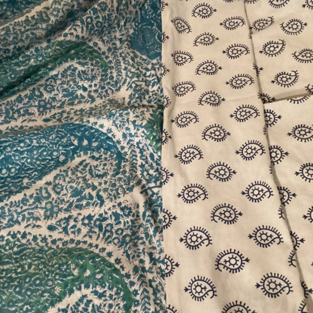 NWOT Tahari Paisley Reversible Duvet